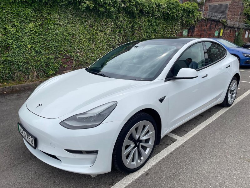 TESLA MODEL 3