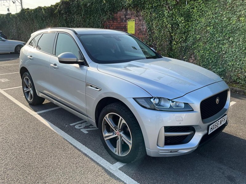 JAGUAR F-PACE